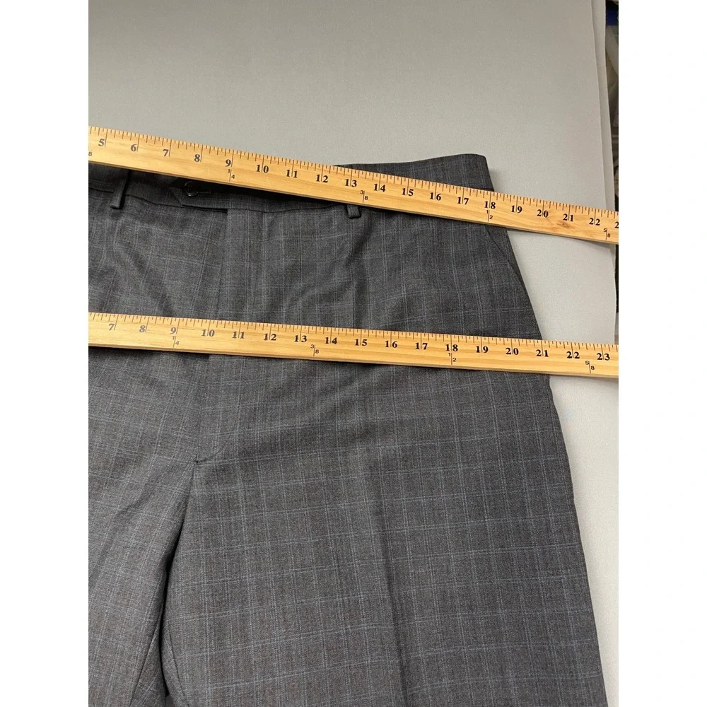 Jos. A. Bank Travelers Collection Mens Windowpane Plaid 100% Wool Suit 44L 37x31